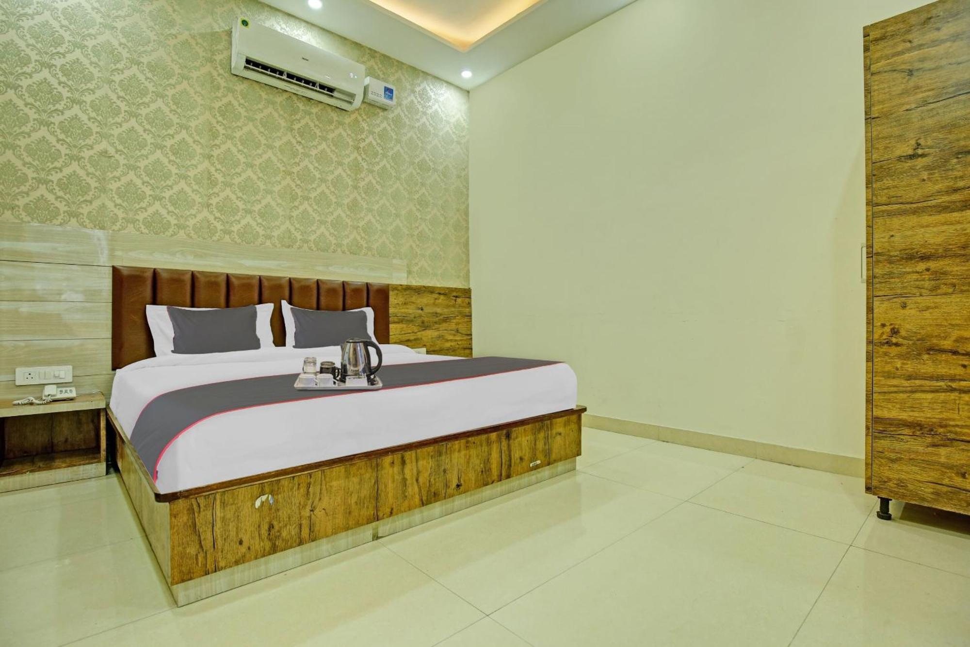 SPOT ON 92761 Hotel River View Zirakpur Exterior foto
