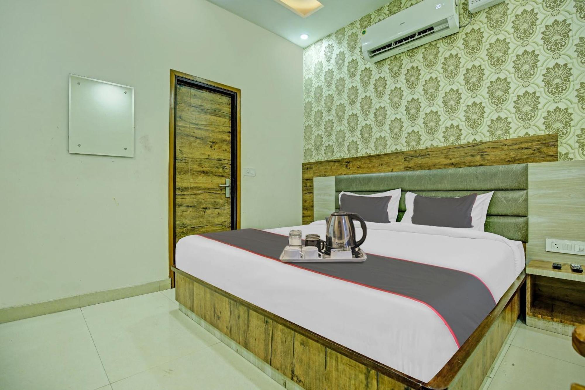 SPOT ON 92761 Hotel River View Zirakpur Exterior foto